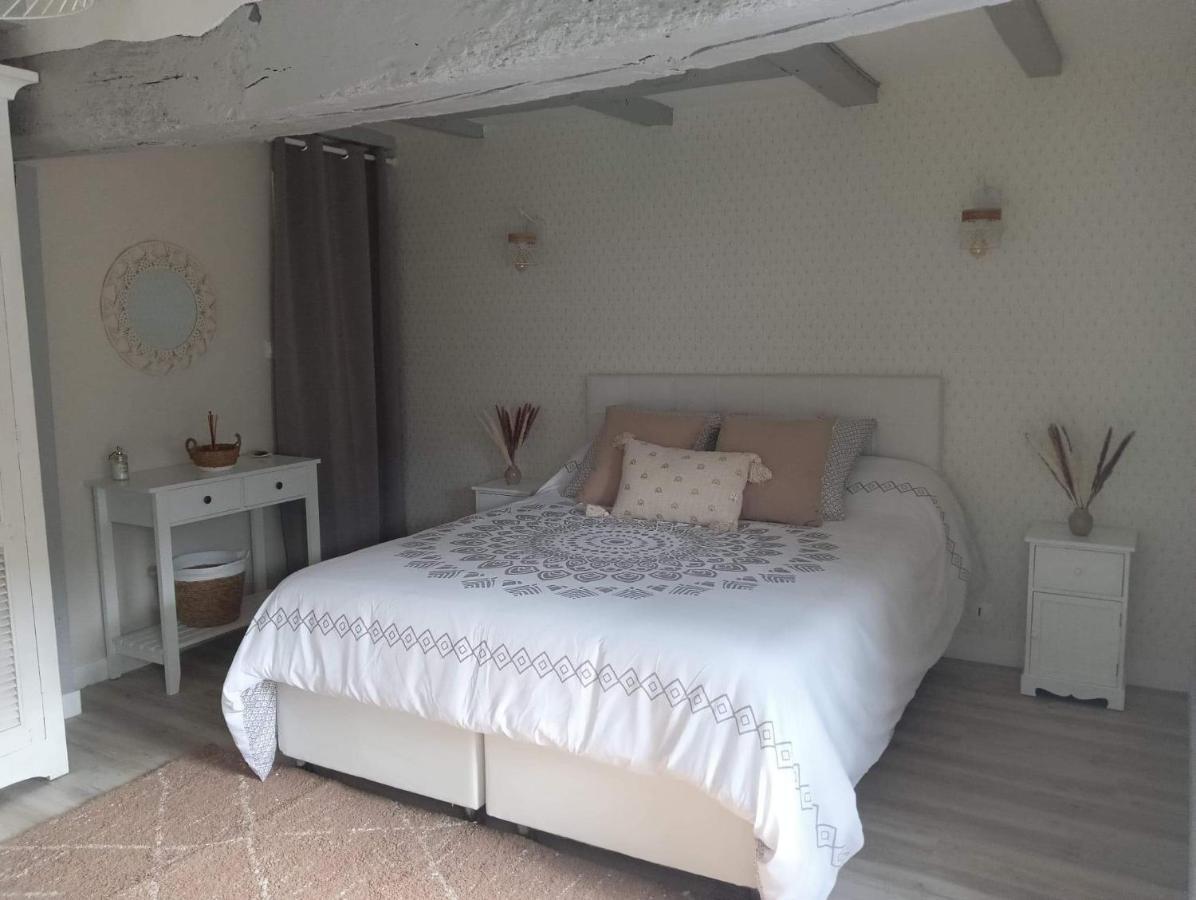 Chambre D'Hote Familiale De La Maison Bleue Lanvallay Экстерьер фото