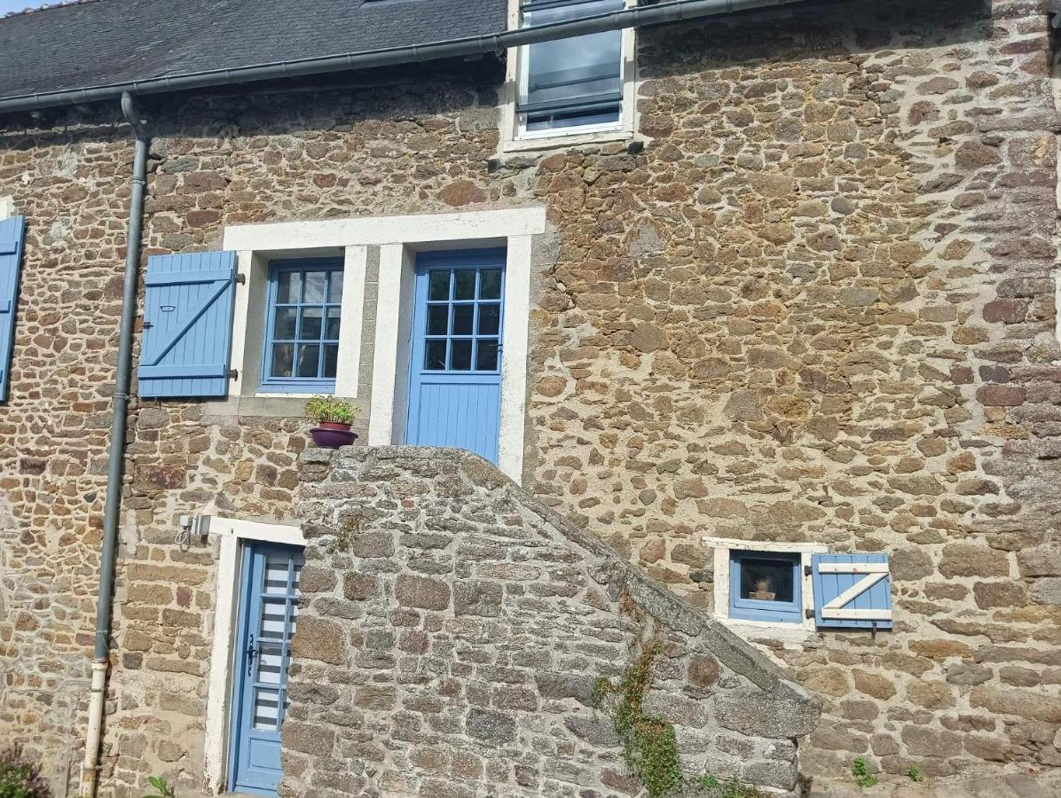 Chambre D'Hote Familiale De La Maison Bleue Lanvallay Экстерьер фото